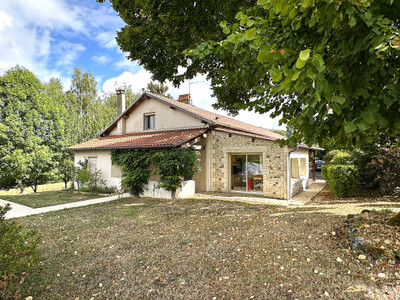 French property for sale in Trélissac, Dordogne - €371,000 - photo 1