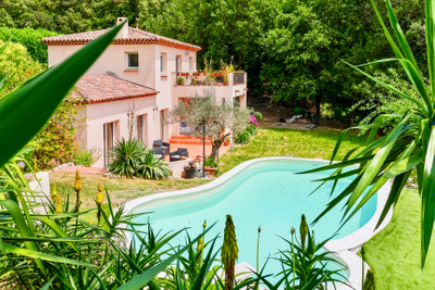 Maison à vendre à Roquefort-les-Pins, Alpes-Maritimes, PACA, avec Leggett Immobilier