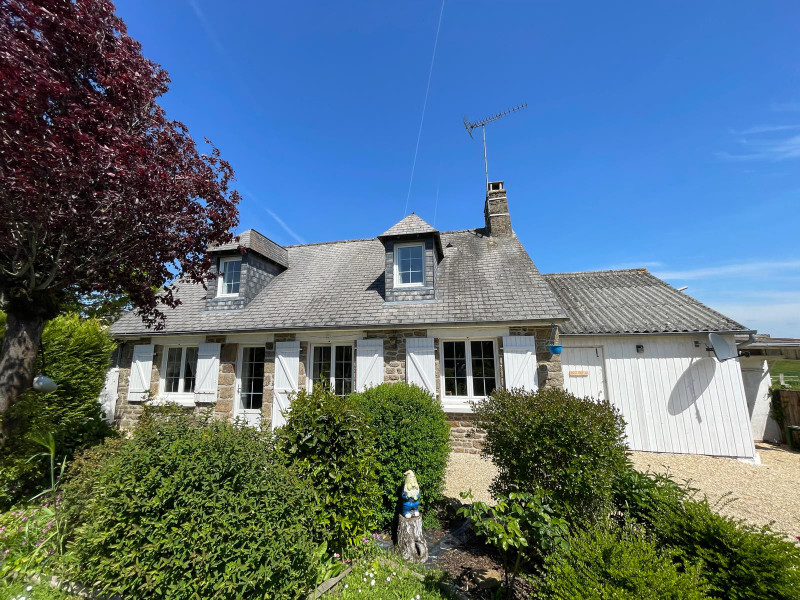 French property for sale in Brecé, Mayenne - €105,000 - photo 1