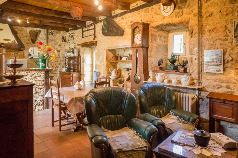 French property for sale in Les Eyzies, Dordogne - &#8364;371,000 - photo 3