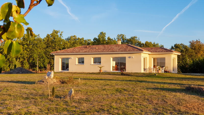 Maison à vendre à Thénac, Dordogne - 465 000 € - photo 1
