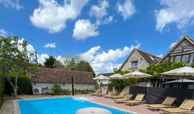 French property for sale in Noyant-Villages, Maine-et-Loire - €455,000 - photo 1