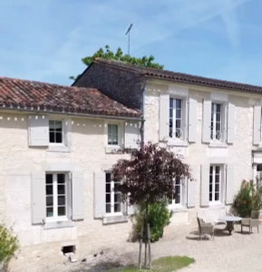 French property for sale in Bellevigne, Charente - €712,320 - photo 1