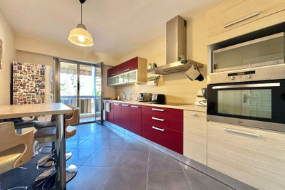 French property for sale in Nice, Alpes-Maritimes - €697,000 - photo 4