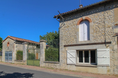 Maison à vendre à Mazerolles, Vienne, Poitou-Charentes, avec Leggett Immobilier