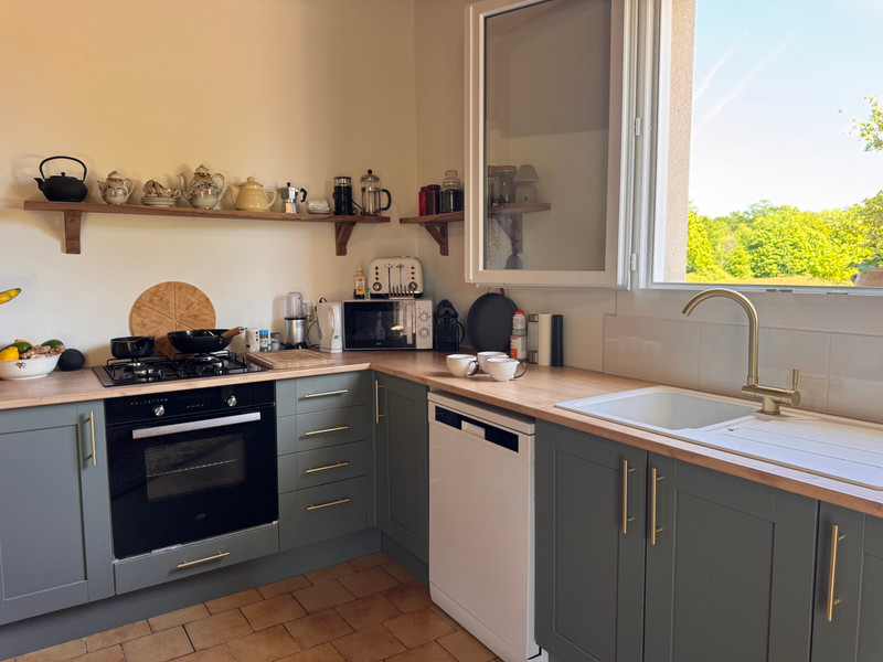 French property for sale in Brie-sous-Chalais, Charente - €288,900 - photo 5