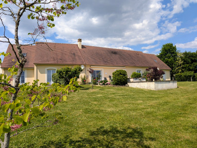 Maison à vendre à Perche en Nocé, Orne, Basse-Normandie, avec Leggett Immobilier