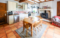Maison à vendre à Saint-Pierre-de-Juillers, Charente-Maritime - 265.000 € - photo 2