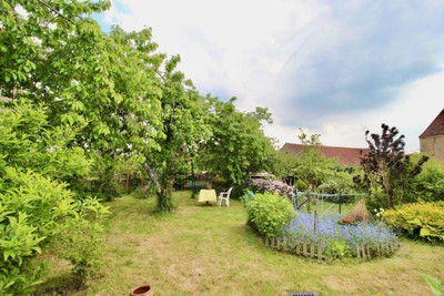 French property for sale in Varzy, Nièvre - €305,000 - photo 2