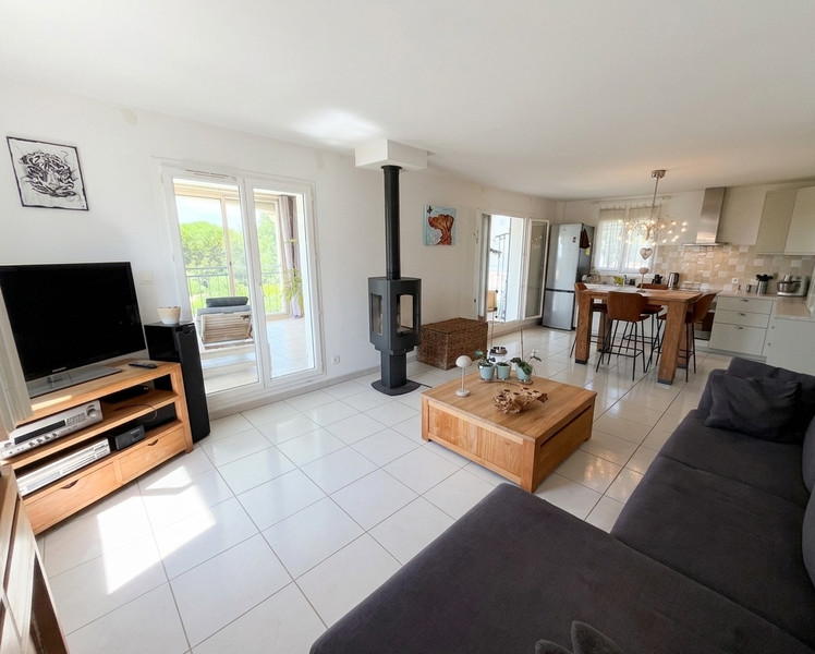 French property for sale in Régusse, Var - €636,000 - photo 3