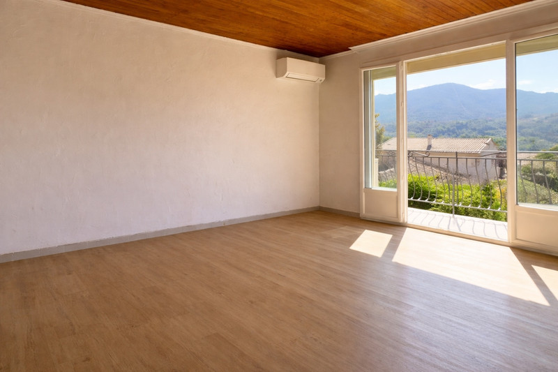French property for sale in Nyons, Drôme - €194,400 - photo 1