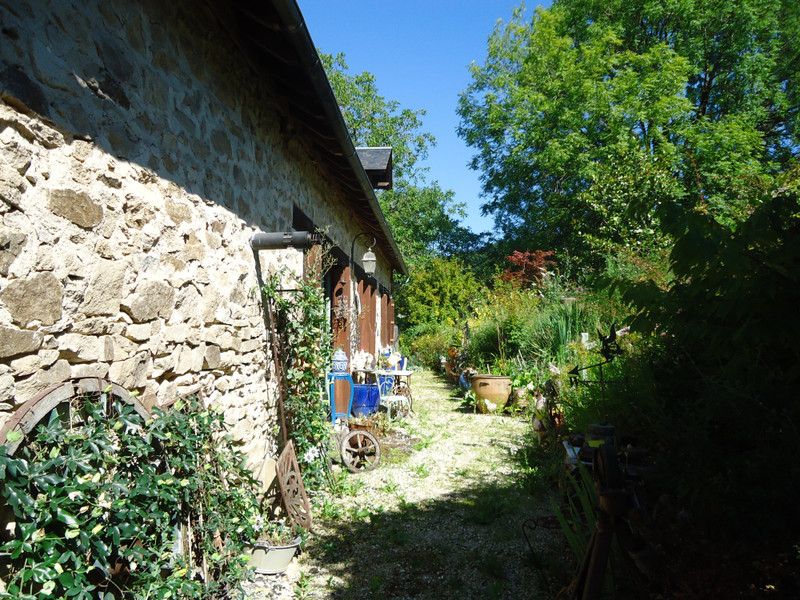 French property for sale in Meilhards, Corrèze - &#8364;100,100 - photo 2