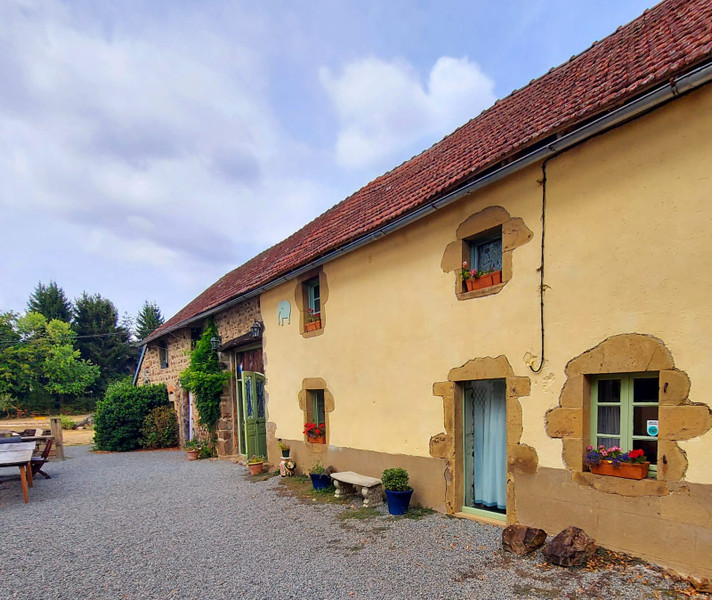 French property for sale in Pionsat, Puy-de-Dôme - €349,000 - photo 2