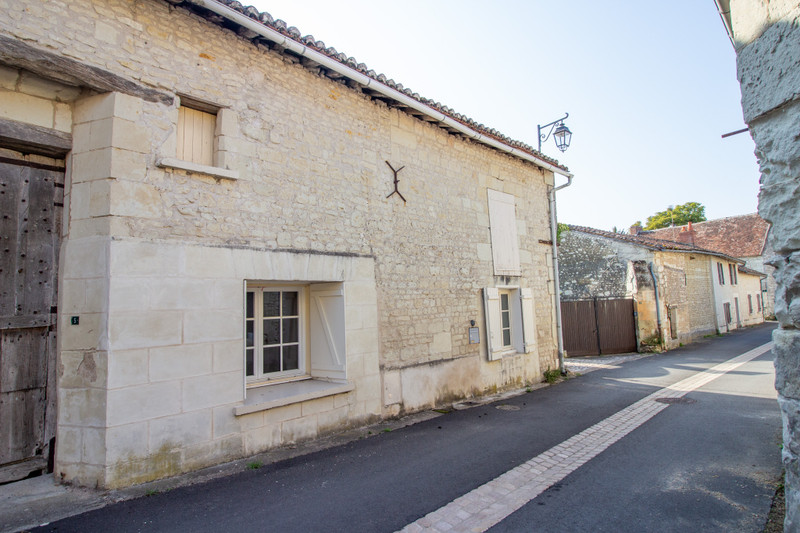 French property for sale in Faye-la-Vineuse, Indre-et-Loire - €96,600 - photo 1
