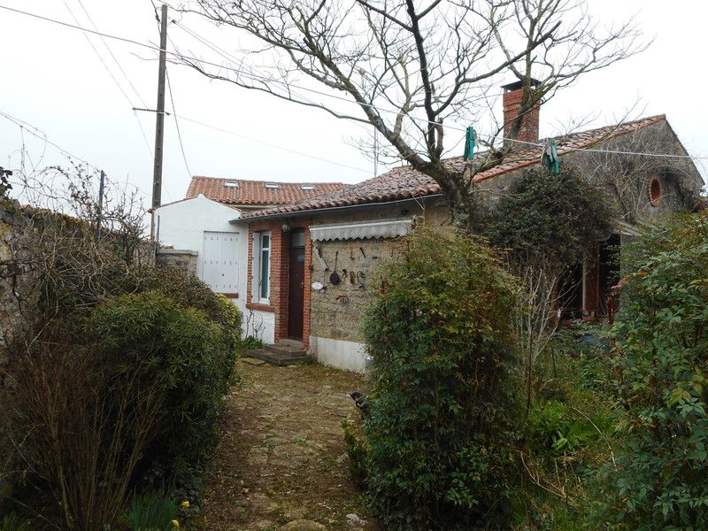 Maison à vendre à Thouarsais-Bouildroux, Vendée - 99 000 € - photo 1