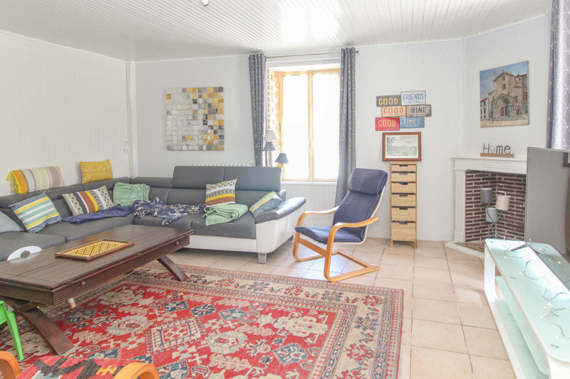 French property for sale in Le Retail, Deux-Sèvres - €199,000 - photo 2