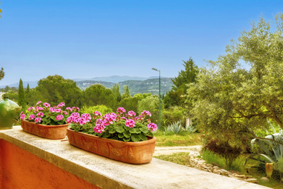 French property for sale in Apt, Vaucluse - €395,000 - photo 9