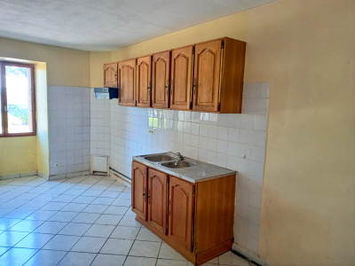 French property for sale in Uzerche, Corrèze - €90,000 - photo 1