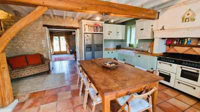 French property for sale in Clérac, Charente-Maritime - €299,999 - photo 2