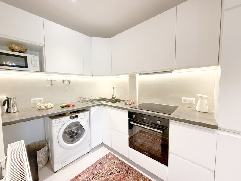French property for sale in Paris, Paris - €688,000 - photo 8