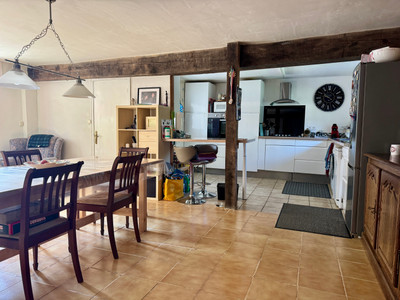 French property for sale in Neuilly-le-Vendin, Mayenne - €190,250 - photo 1