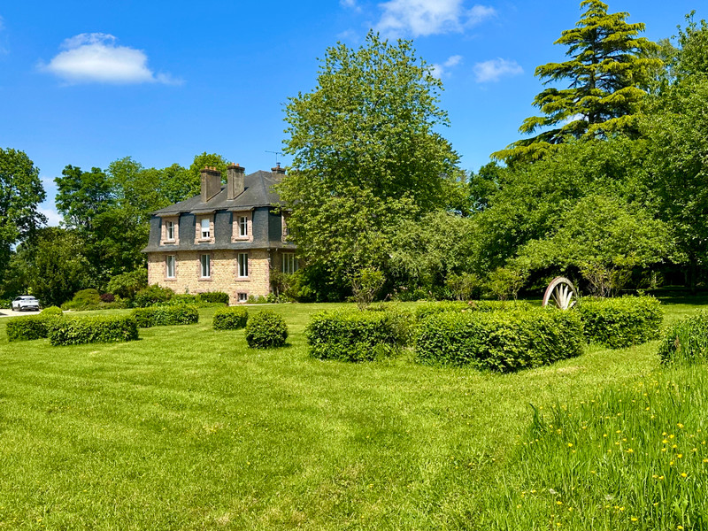 French property for sale in Tonquédec, Côtes-d'Armor - €989,000 - photo 4