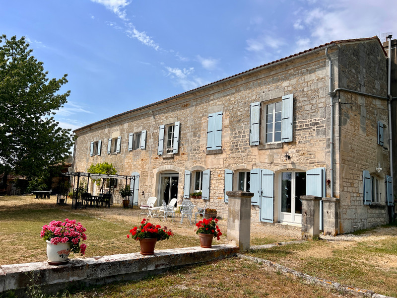 Propriété à vendre à Triac-Lautrait, Charente - 397 500 €