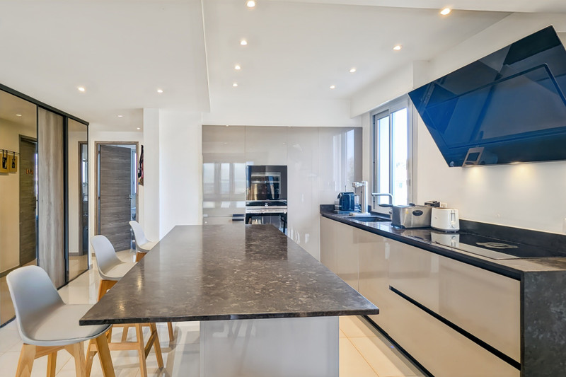 French property for sale in Nice, Alpes-Maritimes - €620,000 - photo 4