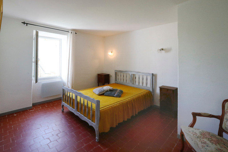 French property for sale in Saint-Christol, Vaucluse - €298,000 - photo 6
