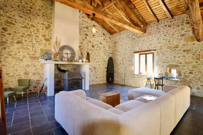 French property for sale in Écuras, Charente - €250,380 - photo 2