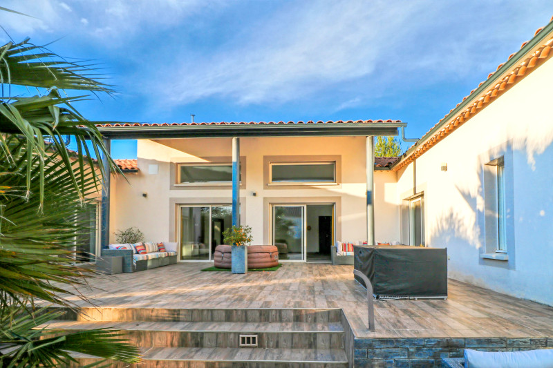 French property for sale in Castillon-du-Gard, Gard - €670,000