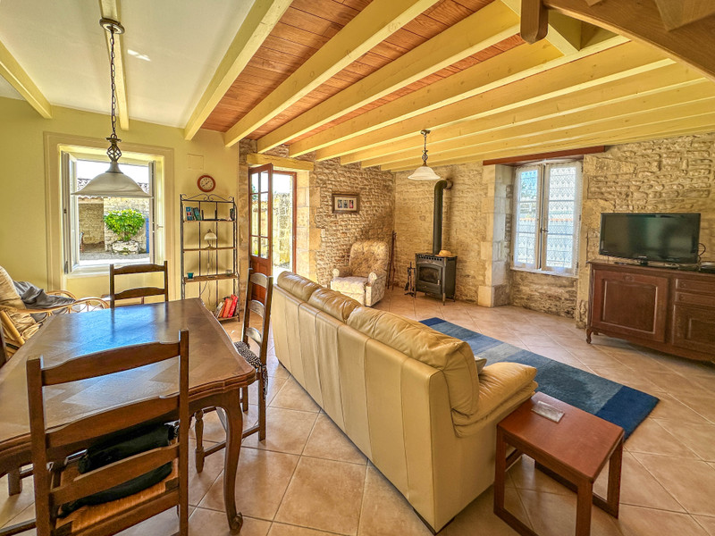 French property for sale in Beauvais-sur-Matha, Charente-Maritime - €125,000 - photo 6