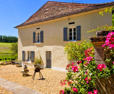 French property for sale in Verteillac, Dordogne - €360,000 - photo 1