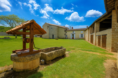 Maison à vendre à Villefagnan, Charente, Poitou-Charentes, avec Leggett Immobilier