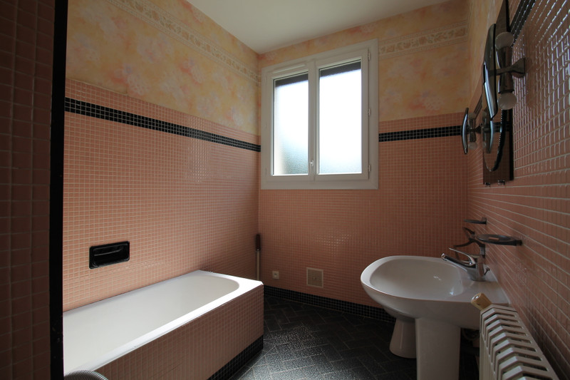 French property for sale in Les Pins, Charente - €147,150 - photo 5