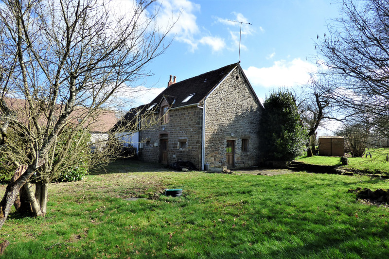 House for sale in Ceaucé Orne UNDER OFFER Perfect holiday home 2 bed, 2 bath with pretty