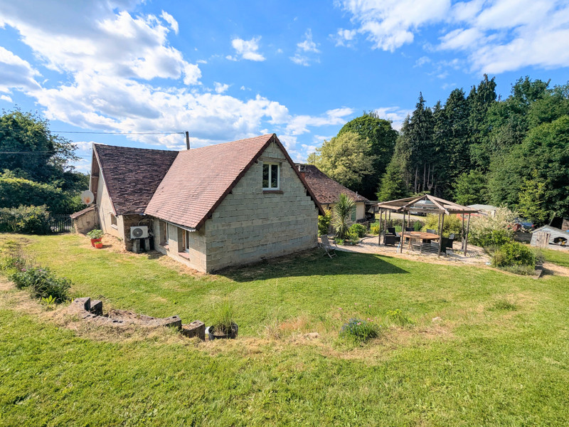Maison à vendre à Coussac-Bonneval, Haute-Vienne - 175.000 € - photo 1