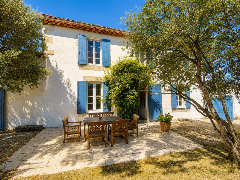 French property for sale in Mortagne-sur-Gironde, Charente-Maritime - €287,830 - photo 0