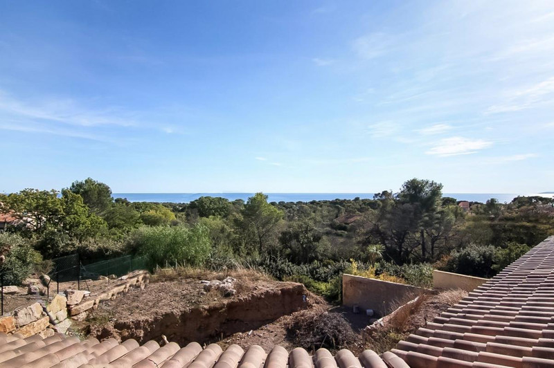 French property for sale in Saint-Raphaël, Var - €1,440,000 - photo 3