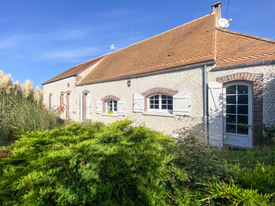 Maison à vendre à Bazoches-sur-le-Betz, Loiret, Centre, avec Leggett Immobilier