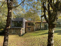 Maison à vendre à Saint-Léon-sur-Vézère, Dordogne - 399.000 € - photo 1