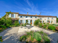 Propriété à vendre à Sonnac, Charente-Maritime - 599 000 € - photo n°1