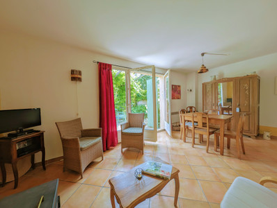 French property for sale in Buisson, Vaucluse - €395,000 - photo 5
