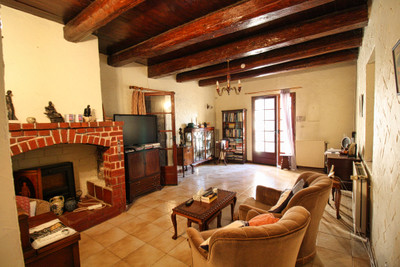 French property for sale in Clermont-l'Hérault, Hérault - €220,000 - photo 1