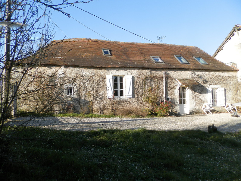 House for sale in Limeyrat Dordogne Rambling country estate sitting