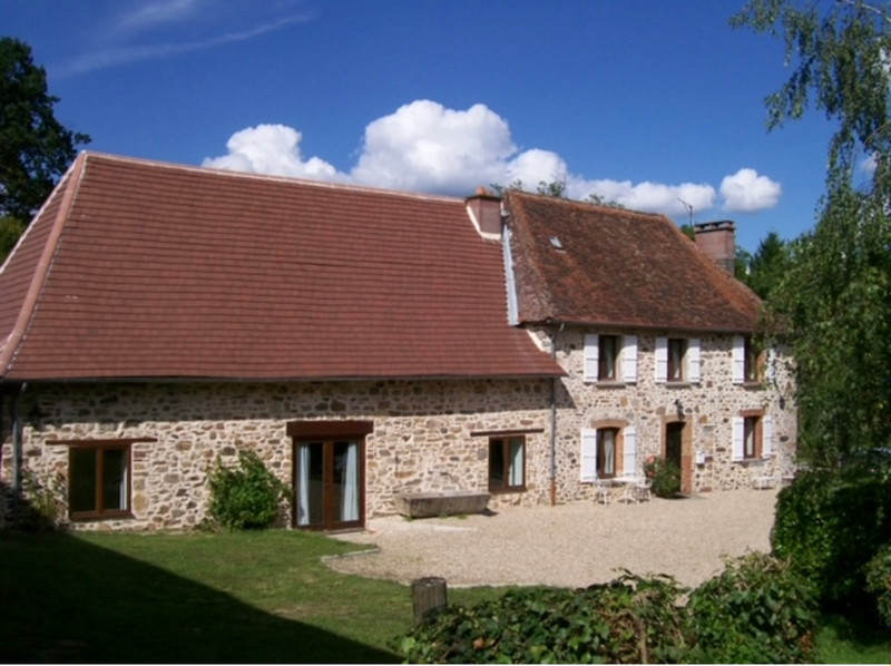 French property for sale in Saint-Priest-Ligoure, Haute-Vienne - €358,000 - photo 1