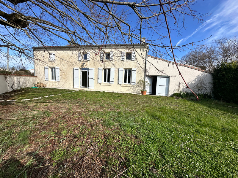 Maison à vendre à Ballans, Charente-Maritime - 249.500 € - photo 1