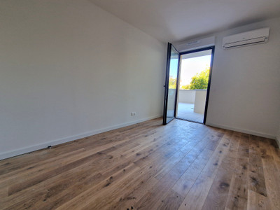 French property for sale in Bordeaux, Gironde - €375,000 - photo 2