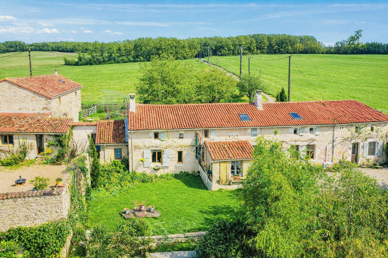 French property for sale in Poursac, Charente - €324,995 - photo 9