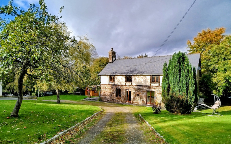 French property for sale in Perriers-en-Beauficel, Manche - €268,900 - photo 0